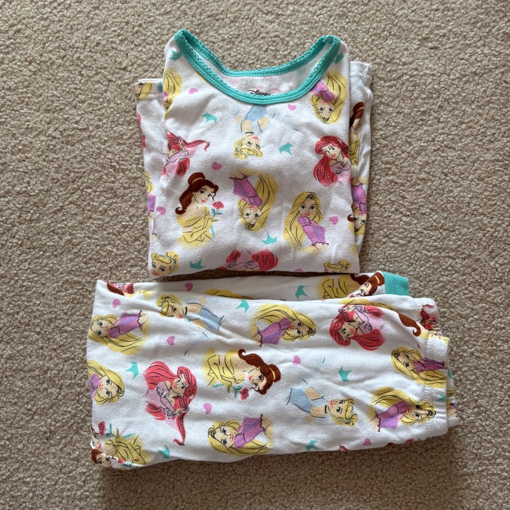🤍Disney Princess 🤍 Pajamas size 7